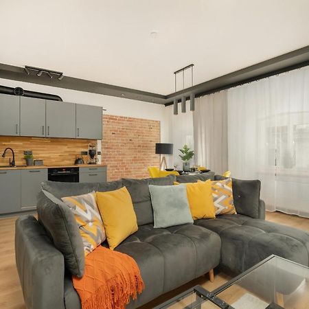 Komeda Apartment Hidden In Poznan Old Town By Noclegi Renters Exterior photo