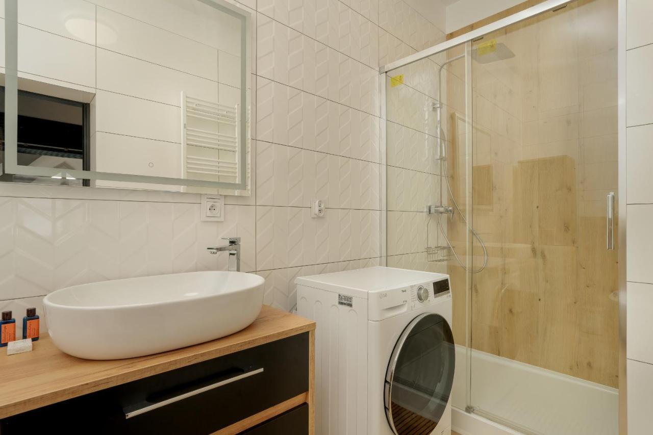 Komeda Apartment Hidden In Poznan Old Town By Noclegi Renters Exterior photo