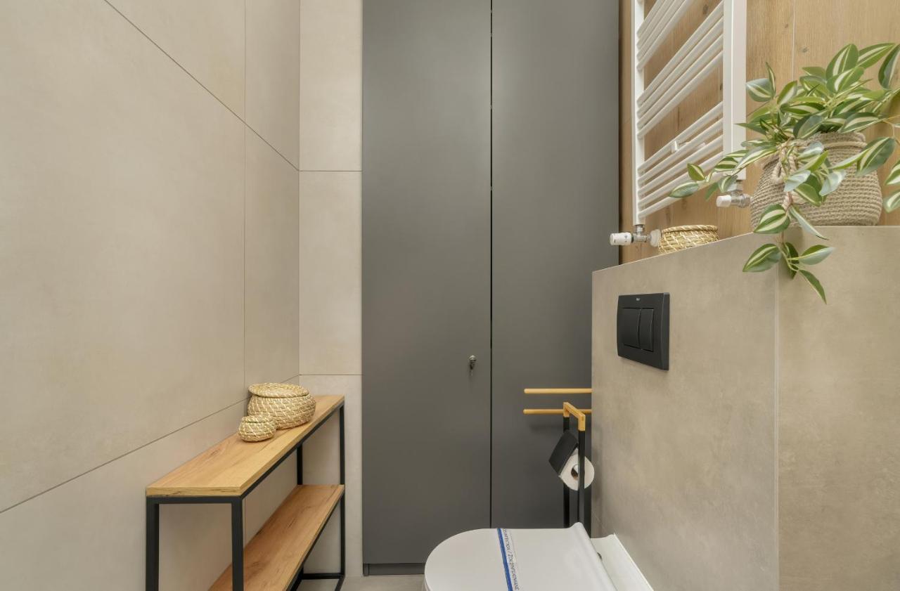 Komeda Apartment Hidden In Poznan Old Town By Noclegi Renters Exterior photo