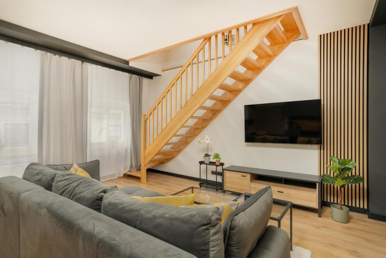 Komeda Apartment Hidden In Poznan Old Town By Noclegi Renters Exterior photo